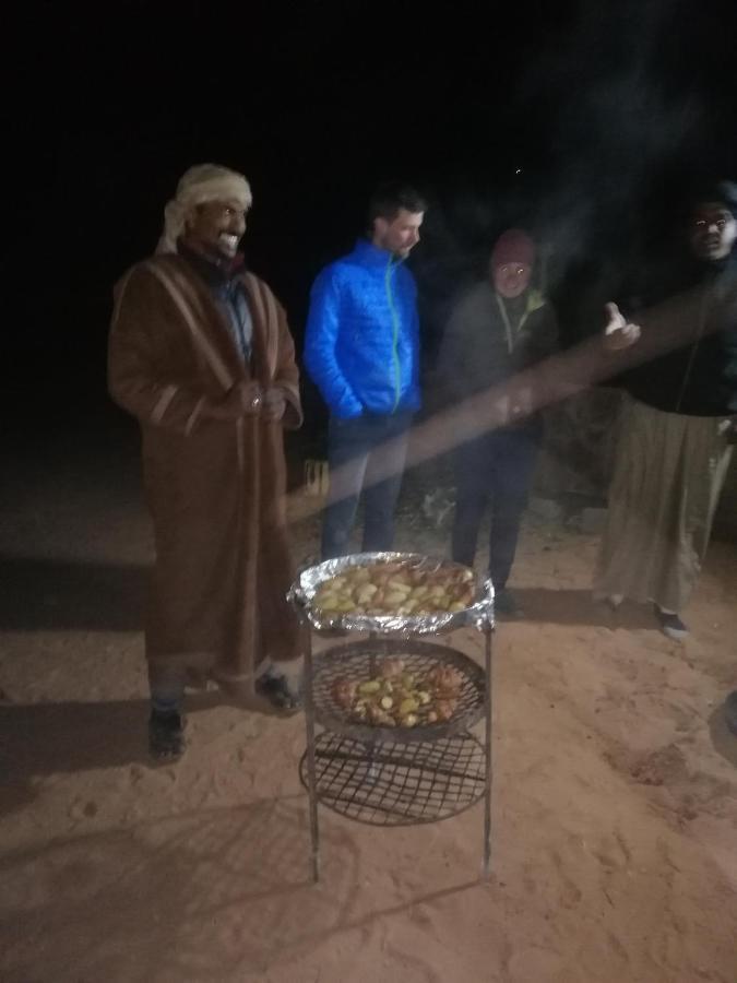 Go Bedouin Camp Hostel วาดิรัม ภายนอก รูปภาพ