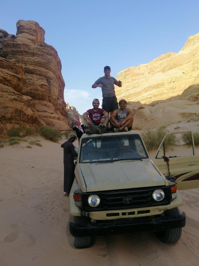Go Bedouin Camp Hostel วาดิรัม ภายนอก รูปภาพ