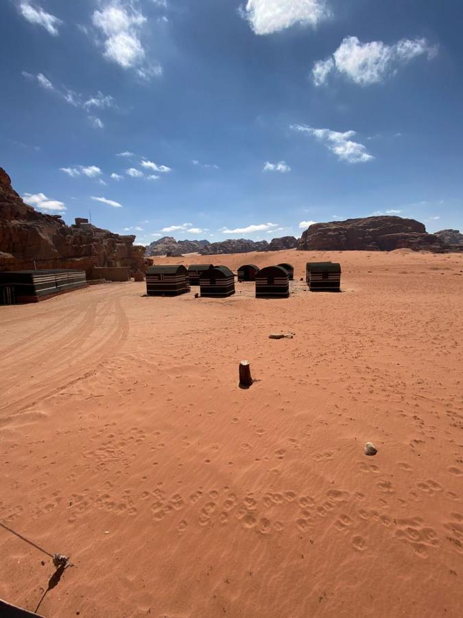 Go Bedouin Camp Hostel วาดิรัม ภายนอก รูปภาพ